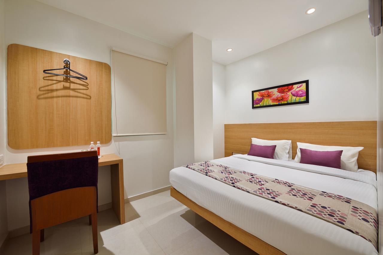 Hotel Leafio-Near Airport Bombay Exterior foto