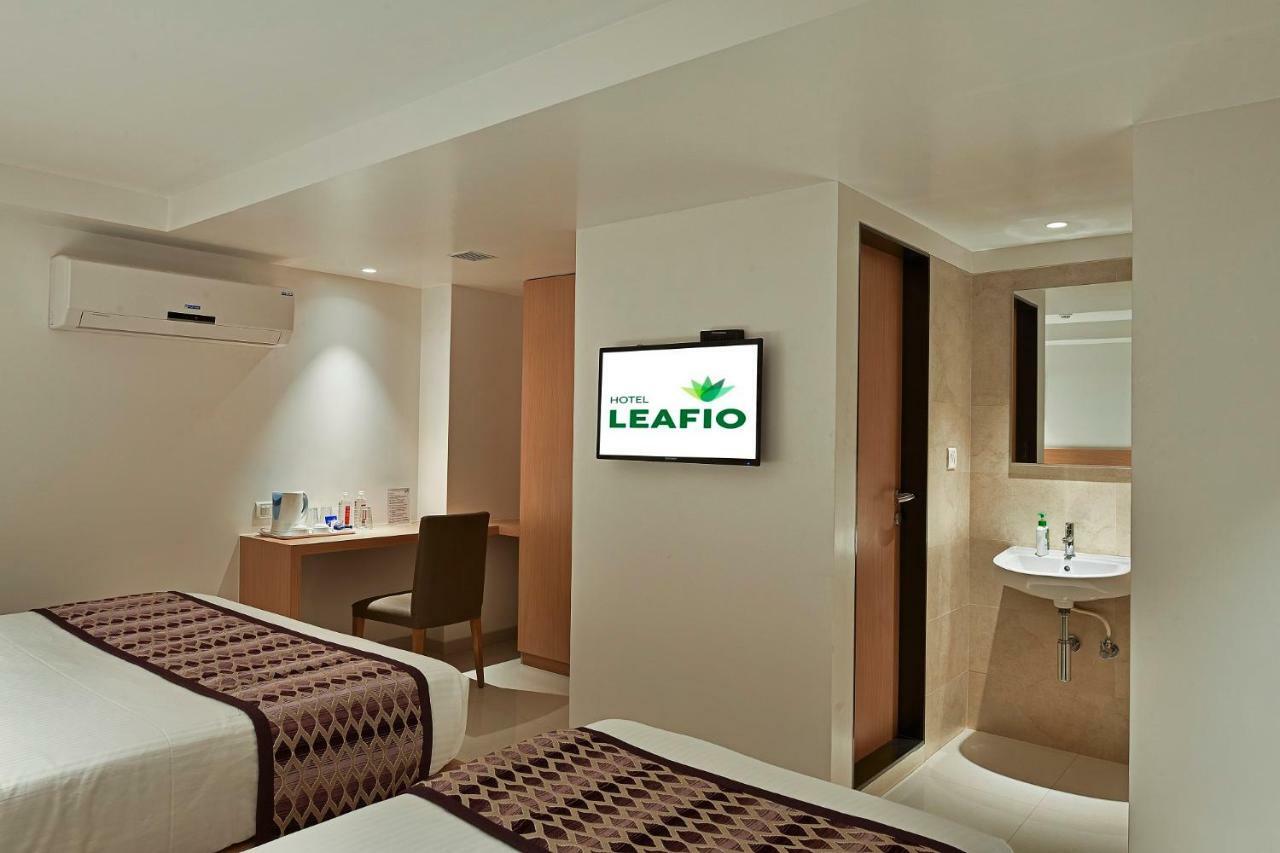 Hotel Leafio-Near Airport Bombay Exterior foto